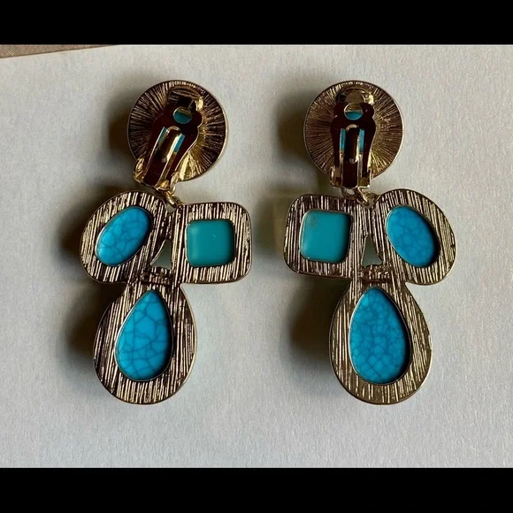🌟Gold Tone Clip Faux Turquoise Earrings🌟 - Picture 2 of 5